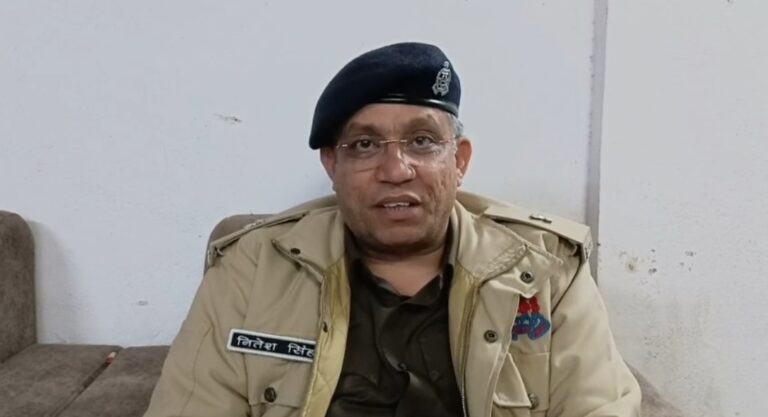 युवतियों से दोस्ती कर धर्म परिवर्तन का दबाव, मीरजापुर में दो गिरफ्तार, तीन जिम सील