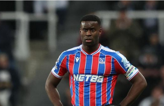 मैनचेस्टर सिटी ने क्रिस्टल पैलेस के डिफेंडर मार्क गुएही के साथ किया बड़ा करार