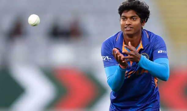 पूजा वस्त्राकर हैमस्ट्रिंग इंजरी के कारण दो हफ्ते के लिए क्रिकेट से दूर