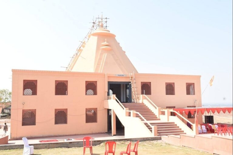 मप्र: गुढ़ में स्थापित शयन मुद्रा में कालभैरव की प्रतिमा, देश की सबसे बड़ी प्रतिमाओं में शामिल