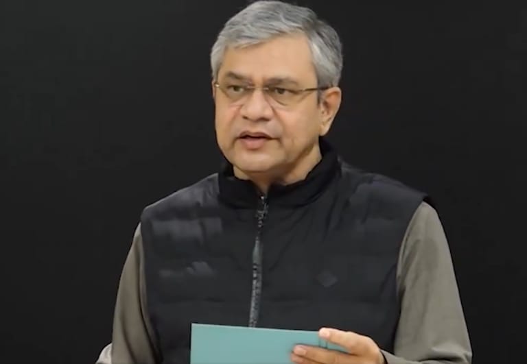 देश की पहली बुलेट ट्रेन 15 अगस्त 2027 से दौड़ने की संभावना, रेल मंत्री अश्विनी वैष्‍णव का बड़ा बयान