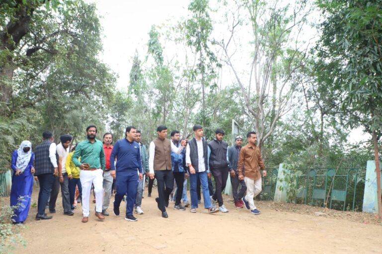 महापौर पुष्यमित्र भार्गव ने सिरपुर तालाब क्षेत्र का किया निरीक्षण, रामसर साइट, जीटीएस और ग्रीन वेस्ट प्लांट पर दिए अहम निर्देश