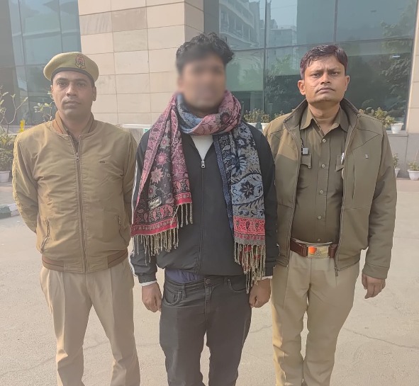 नोएडा में सीआरपीएफ जवान और पत्नी गिरफ्तार, 10 वर्षीय बच्ची से घरेलू काम कराने और उत्पीड़न का आरोप