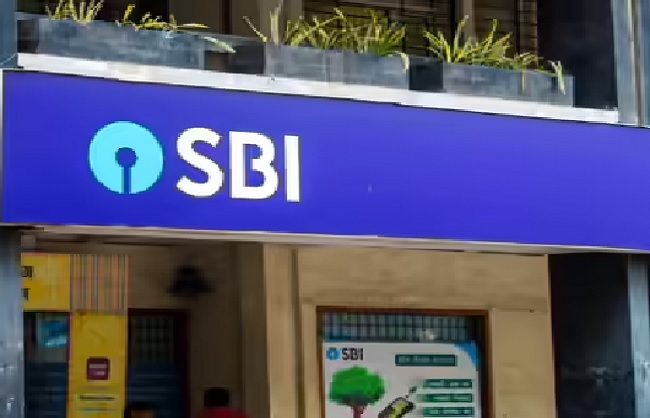 🌍 CMS को SBI की 5000 एटीएम देखरेख के लिए 1000 करोड़ रुपये का ठेका