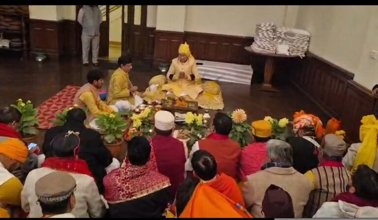 बदरीनाथ धाम के कपाट 23 अप्रैल को होंगे खोलने के लिए तैयार