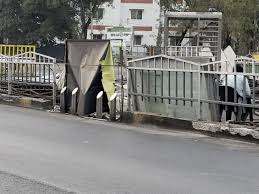 इंदौर में बीआरटीएस हटाने पर फिर ब्रेक! ठेकेदार ने किया सरेंडर, नगर निगम नई एजेंसी की तलाश में