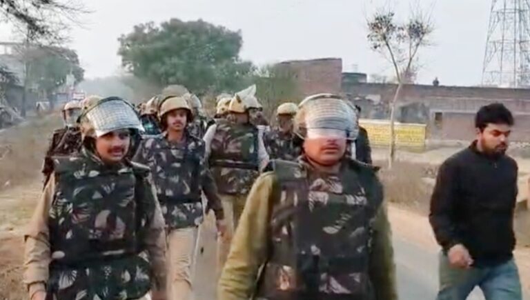 व्यापारी के पुत्र का अपहरण कर हत्या करने वाला बदमाश पुलिस मुठभेड़ में ढेर, एक गंभीर