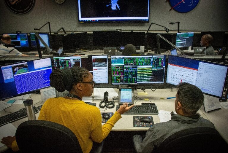 नासा ने हबल स्पेस टेलीस्कोप से खोजी 99% डार्क मैटर से बनी ‘घोस्ट गैलेक्सी’