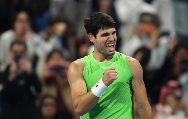 कतर ओपन 2026: कार्लोस अल्कराज़ की दमदार वापसी, मेदवेदेव बनाम सितसिपास मुकाबला तय