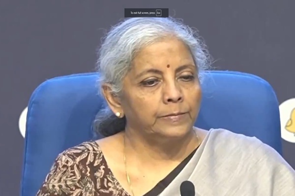 वित्त मंत्री निर्मला सीतारमण आज लोकसभा में पेश करेंगी वर्ष 2026-27 का केंद्रीय बजट