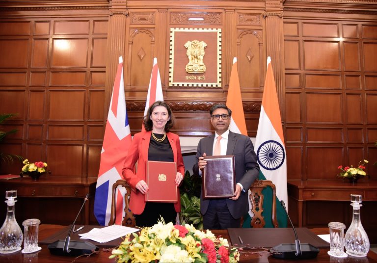 भारत-ब्रिटेन के बीच सामाजिक सुरक्षा समझौते पर हस्ताक्षर, दोहरे अंशदान से मिलेगी राहत