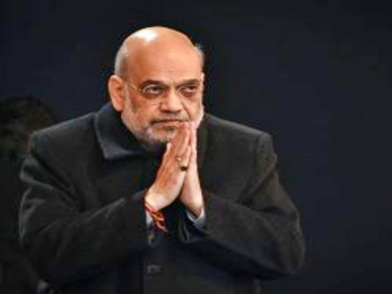 पुलवामा शहीदों को राष्ट्र का नमन, अमित शाह सहित कई नेताओं ने दी श्रद्धांजलि