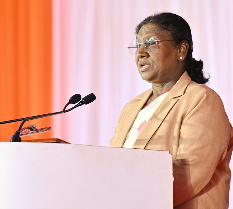 Droupadi Murmu आंध्र प्रदेश के दो दिवसीय दौरे पर, विशाखापत्तनम में अंतर्राष्ट्रीय बेड़ा परेड-2026 में लेंगी भाग