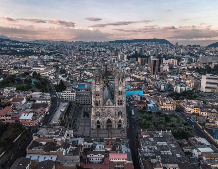 इक्वाडोर के गांव में हथियारबंद हमले में सात लोगों की हत्या, ड्रग्स हिंसा बढ़ी