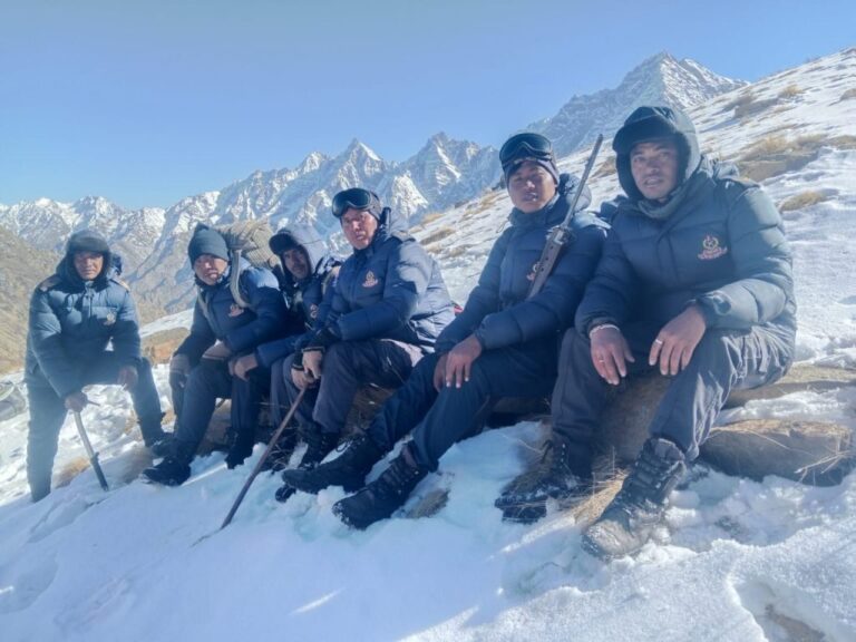 नेपाल चुनाव से पहले चीन सीमा पर सुरक्षा कड़ी, कड़ाके की ठंड में पुलिस गश्त तेज