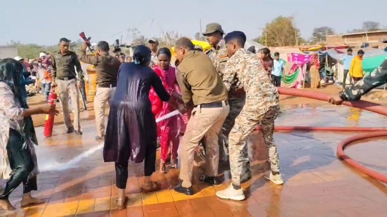 डीएड अभ्यर्थियों का 57वां दिन: अंगारों पर चले आंदोलनकारी, पुलिस ने वाटर कैनन का प्रयोग किया