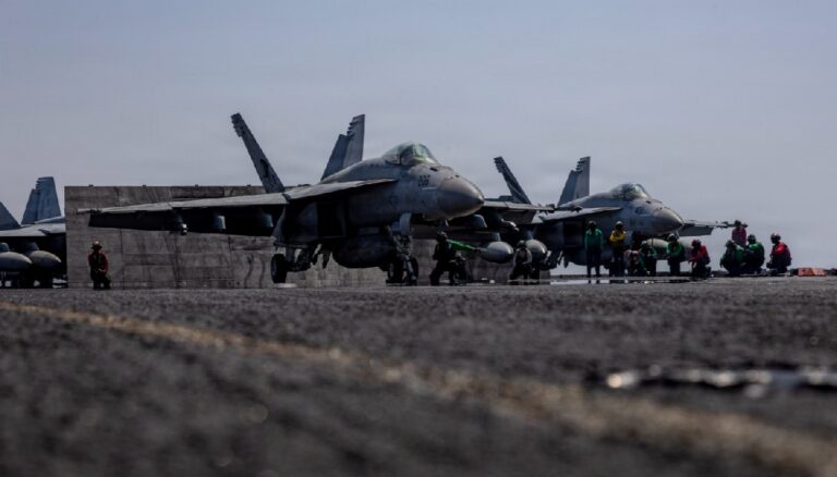 पश्चिमी इराक में अमेरिकी KC-135 रीफ्यूलिंग एयरक्राफ्ट लापता, 5 क्रू मेंबर का अब तक पता नहीं