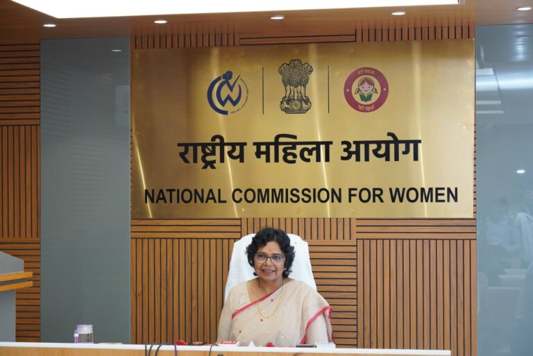 ‘सरके चुनर’ विवाद: राष्ट्रीय महिला आयोग ने नोरा फतेही और संजय दत्त समेत 5 को भेजा समन