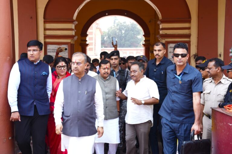 नितिन नवीन ने दक्षिणेश्वर काली मंदिर में की पूजा, ‘सोनार बांग्ला’ के लिए मां भवतारिणी से प्रार्थना