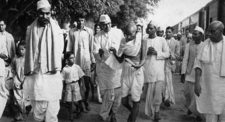 12 मार्च का इतिहास: आज ही शुरू हुई थी महात्मा गांधी की ऐतिहासिक दांडी यात्रा, नमक कानून को दी थी खुली चुनौती