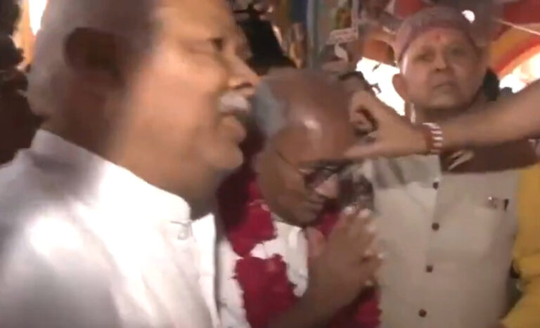 रामनवमी पर अयोध्या पहुंचे दिग्विजय सिंह, रामलला के दर्शन कर मंदिर विरोध के आरोपों को किया खारिज