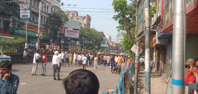 कोलकाता में पीएम मोदी की रैली से पहले भाजपा-तृणमूल कार्यकर्ताओं में झड़प, पथराव में कई घायल
