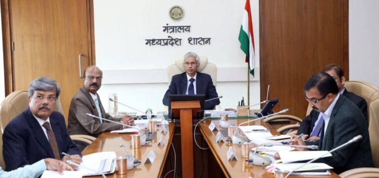 मप्र में मुख्य सचिव अनुराग जैन आज करेंगे अहम समीक्षा बैठक, VC के जरिए लेंगे कलेक्टरों से रिपोर्ट
