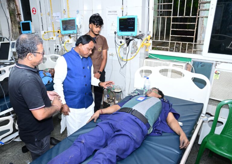 कटक के एससीबी मेडिकल कॉलेज में ट्रॉमा ICU में भीषण आग, 10 मरीजों की मौत