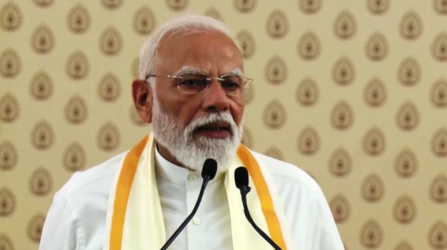 कोच्चि में प्रधानमंत्री मोदी ने 11 हजार करोड़ रुपये की विकास परियोजनाओं का किया शिलान्यास और लोकार्पण