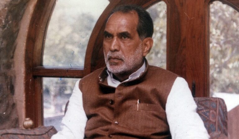 इतिहास के पन्नों में 06 मार्च: जब प्रधानमंत्री Chandra Shekhar ने दिया इस्तीफा