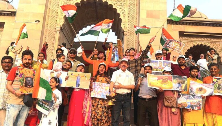 टी-20 विश्वकप सेमीफाइनल में भारत की जीत के लिए काशी में मां गंगा की आरती, युवाओं ने टीम इंडिया का बढ़ाया हौसला