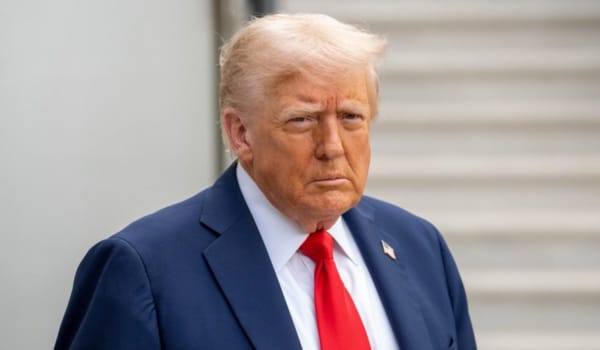 अमरीका के राष्‍ट्रपति डॉनल्‍ड ट्रंप ने होर्मुज जलडमरूमध्‍य को सुरक्षित रखने के लिए प्रभावित देशों से युद्धपोत भेजने का आग्रह किया