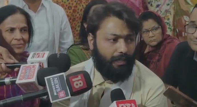 इंदौर अग्निकांड में नया मोड़: EV कार नहीं, बिजली के खंभे में शॉर्ट सर्किट से लगी आग, सौरभ पुगलिया का दावा