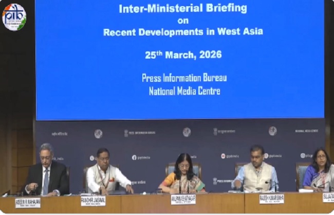 पीएनजी और सीएनजी आपूर्ति पर सरकार का जोर, देश में ईंधन का पर्याप्त भंडार: अफवाहों से बचने की अपील