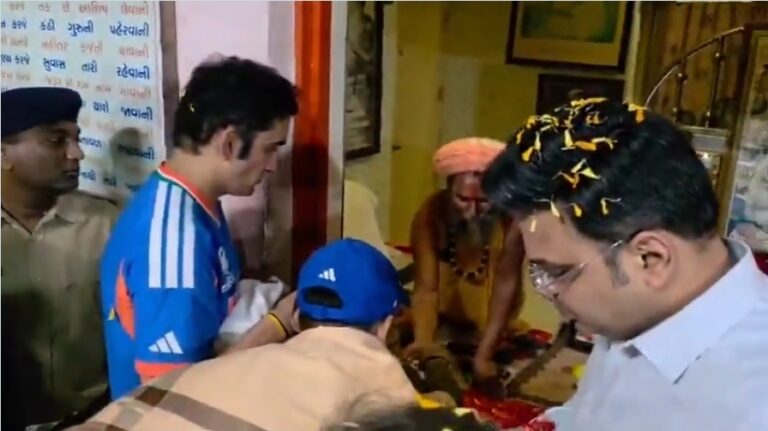 टी-20 वर्ल्ड कप जीत के बाद हनुमान मंदिर पहुंचे कप्तान सूर्यकुमार यादव, जय शाह और गौतम गंभीर ने भी किए दर्शन