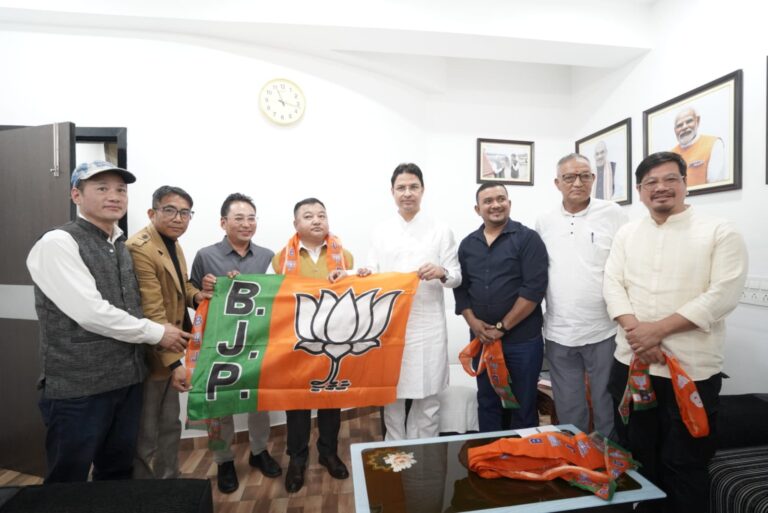 दार्जिलिंग की राजनीति में बड़ा बदलाव: बीजीपीएम नेता सतीश थापा भाजपा में शामिल