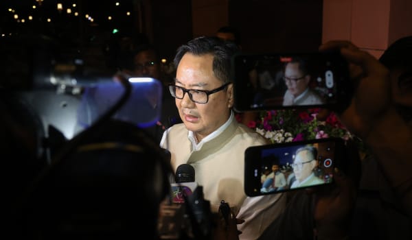 पश्चिम एशिया संकट पर सर्वदलीय एकजुटता, विपक्ष ने सरकार को दिया समर्थन: किरेन रिजिजू