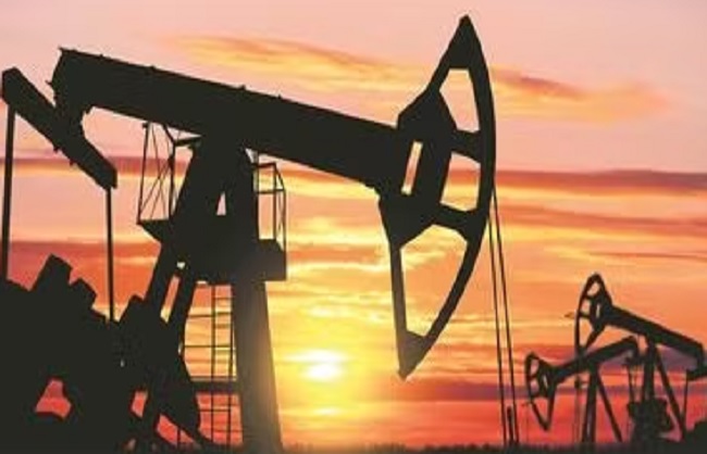 ब्रेंट क्रूड 103 डॉलर के करीब, पश्चिम एशिया तनाव के बीच तेल कीमतों में उछाल