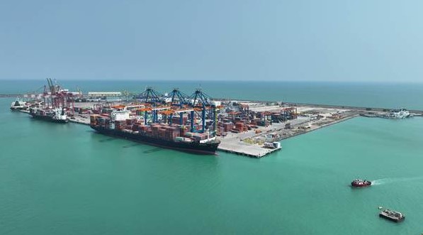 हरित बंदरगाहों की ओर तेजी: केंद्र का लक्ष्य 2030 तक कार्बन उत्सर्जन में 30% कमी