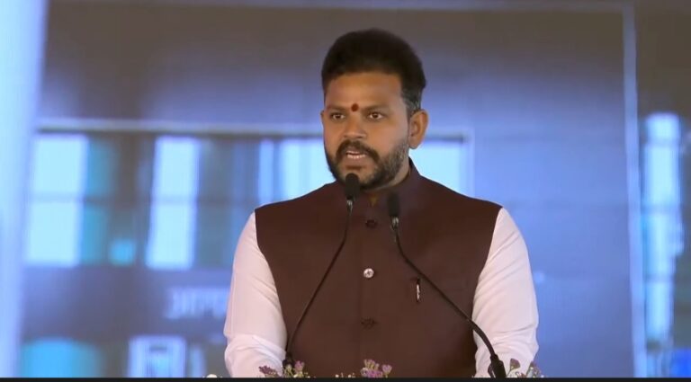 नोएडा इंटरनेशनल एयरपोर्ट: आधुनिकता के साथ संस्कृति का संगम, नायडू ने बताया ‘भारत की पहचान’