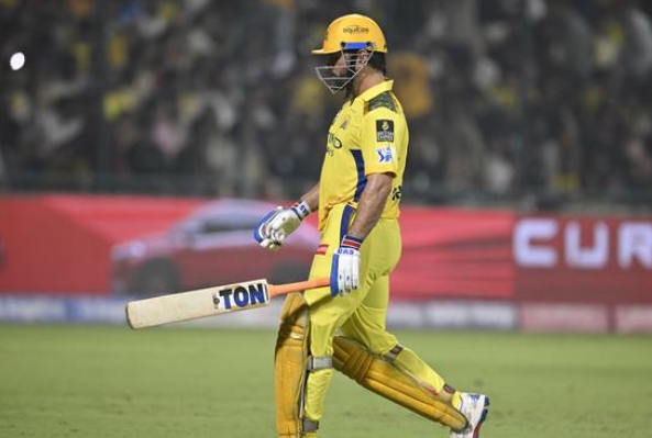 आईपीएल 2026: महेंद्र सिंह धोनी शुरुआती दो हफ्तों से बाहर, चेन्नई सुपर किंग्स को बड़ा झटका