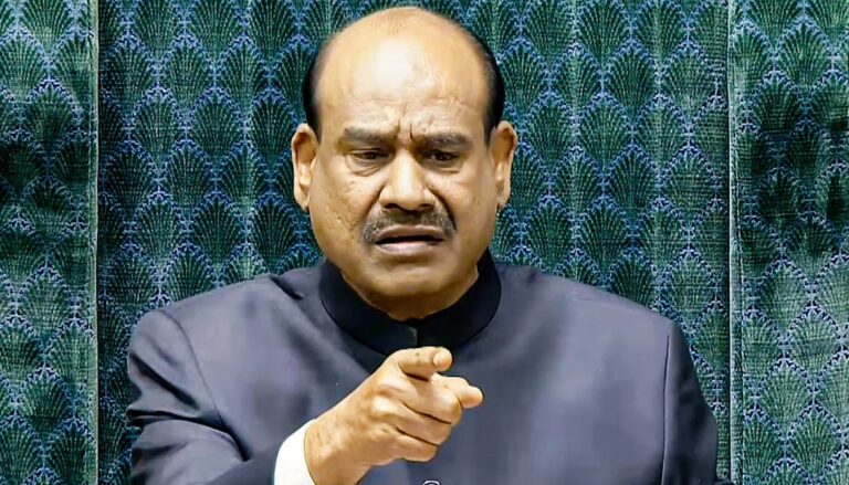 ओम बिरला को हटाने के प्रस्ताव पर लोकसभा में चर्चा शुरू, अध्यक्षीय आसन को लेकर भी विवाद