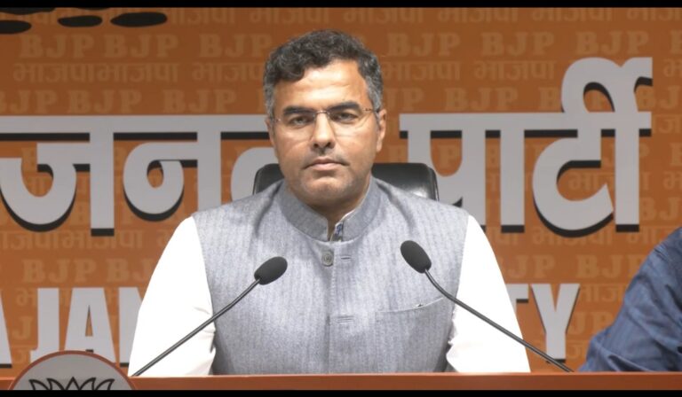 Bharatiya Janata Party का तंज: Arvind Kejriwal की पार्टी का नाम ‘आलीशान आदमी पार्टी’ रख देना चाहिए