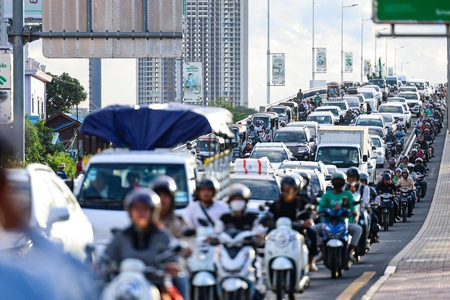 मिडिल ईस्ट संकट का असर: कंबोडिया में डीजल की कीमत दोगुनी से ज्यादा बढ़ी