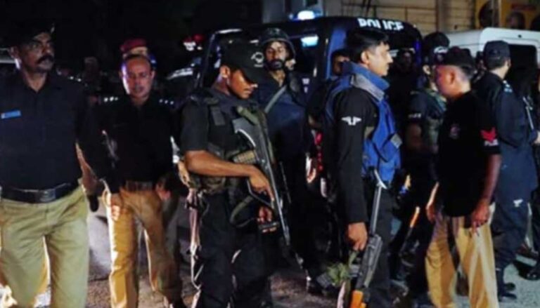 पाकिस्तान के खैबर पख्तूनख्वा में आतंकियों से मुठभेड़ जारी, दो ढेर, एक पुलिसकर्मी शहीद