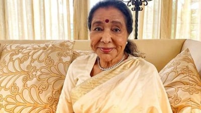 आशा भोसले की तबीयत बिगड़ी, कार्डियक अरेस्ट के बाद मुंबई के ब्रीच कैंडी अस्पताल में भर्ती