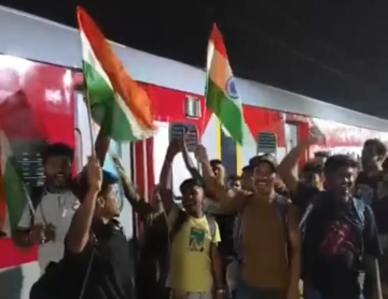 सूरत से ‘वोटर स्पेशल’ ट्रेन: बंगाल चुनाव में ममता बनर्जी को चुनौती देने भाजपा की अनोखी रणनीति