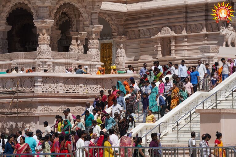 अयोध्या में श्रीराम जन्मभूमि मंदिर परिसर के सभी मंदिरों में दर्शन शुरू, ऑनलाइन पास अनिवार्य