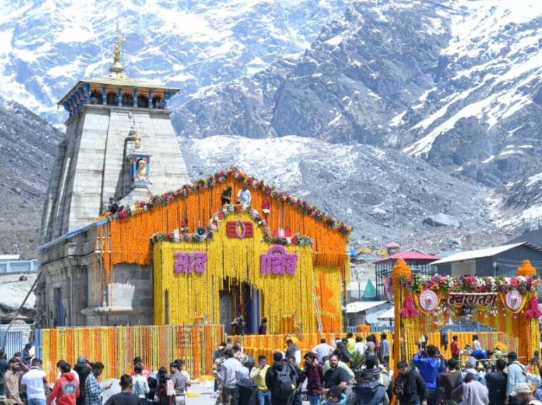 Kedarnath Temple में उमड़ा आस्था का सैलाब, पहले सप्ताह में 2 लाख से अधिक श्रद्धालुओं ने किए दर्शन