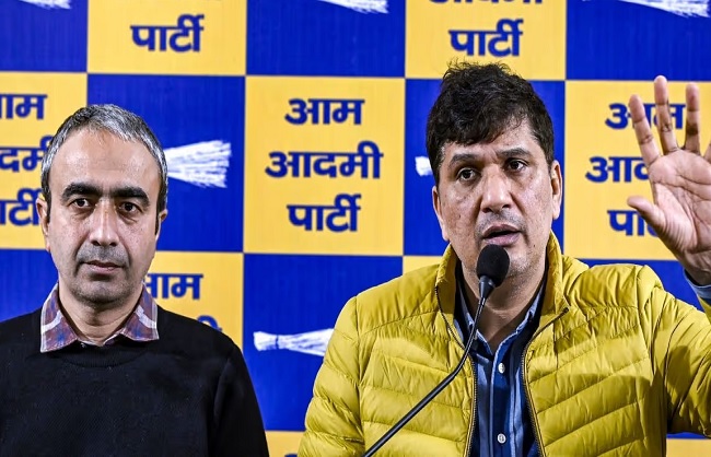 Raghav Chadha को उपनेता पद से हटाने पर Aam Aadmi Party में बढ़ी तकरार